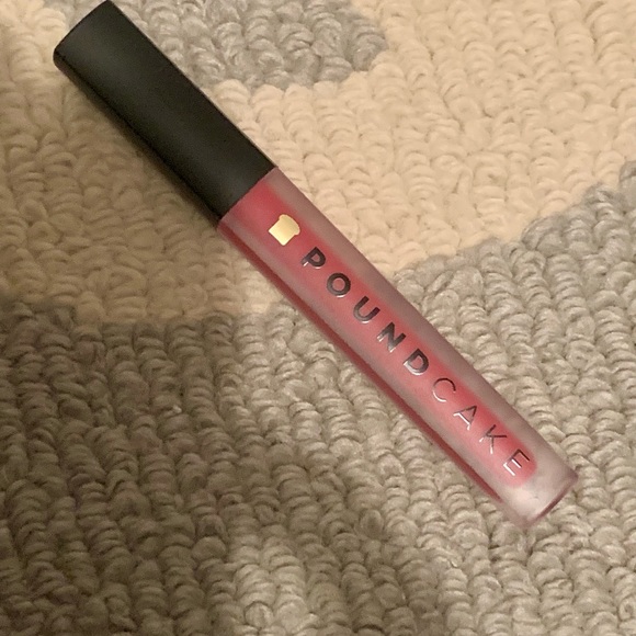 Poundcake Red Velvet Cake Batter Crème Lip - Picture 3 of 4